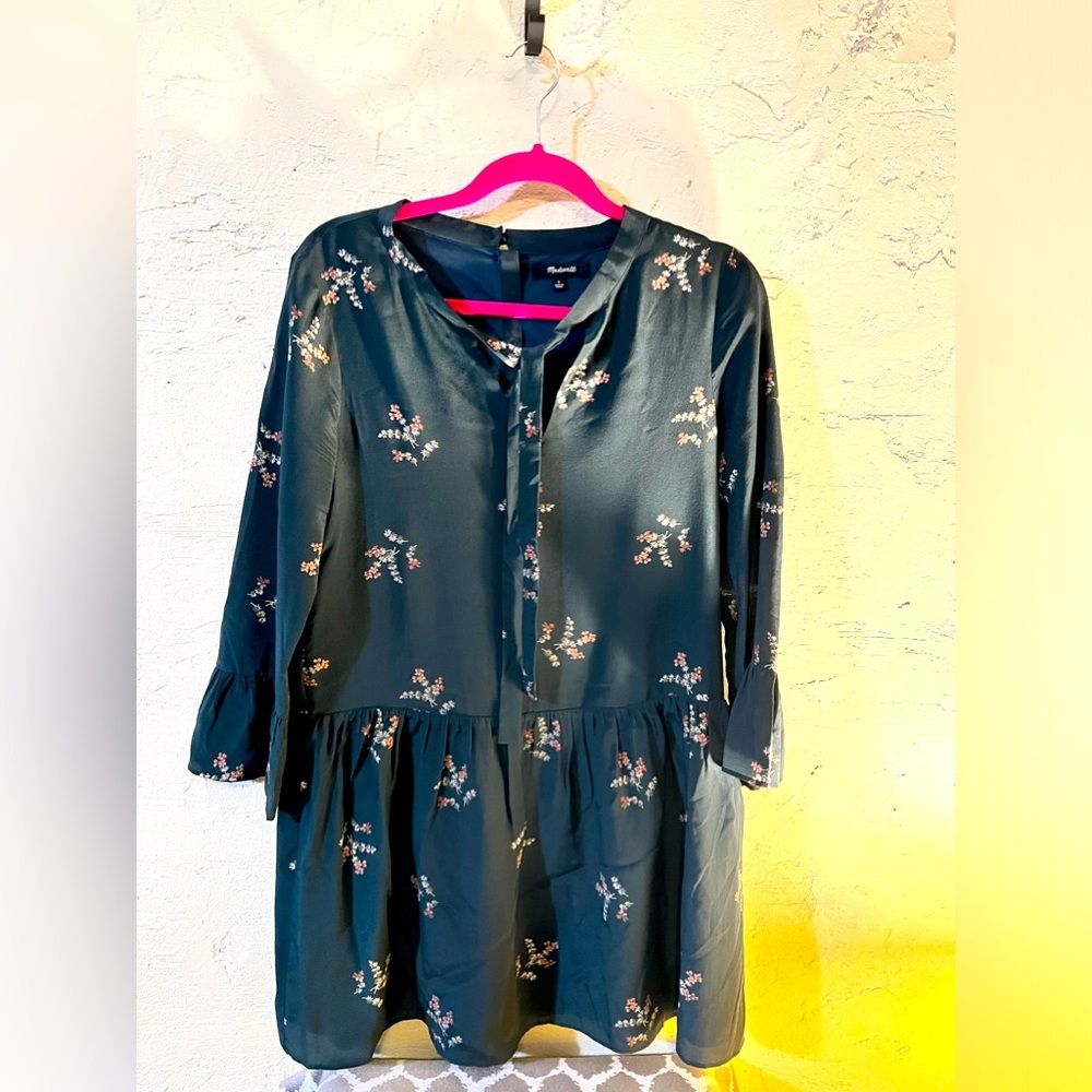 Madewell 100% Silk Dress Size S Beautiful Slate Gray With Pattern, Tie Front,Euc